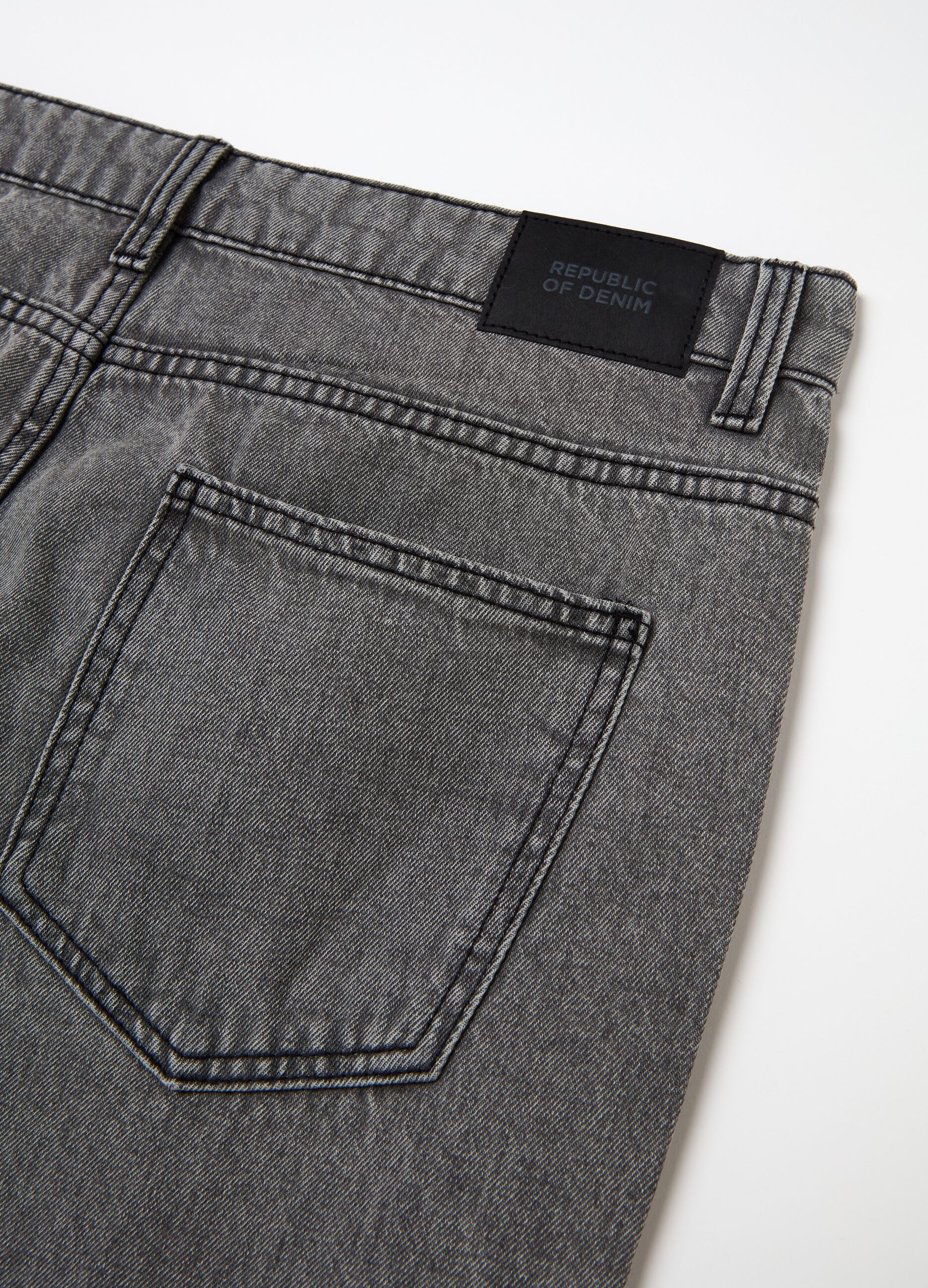 Regular-fit jeans with five pockets