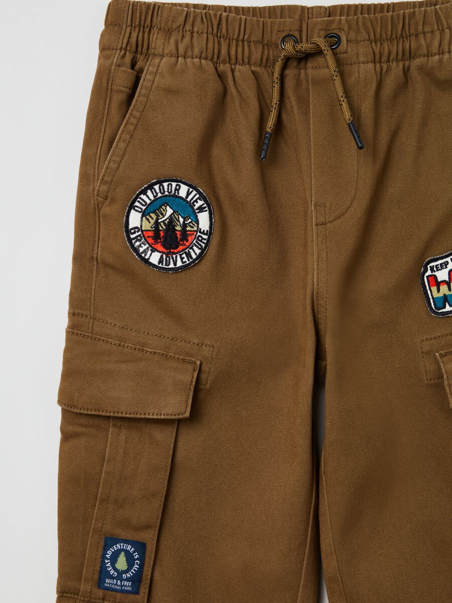 Cargo joggers with patch and drawstring_2