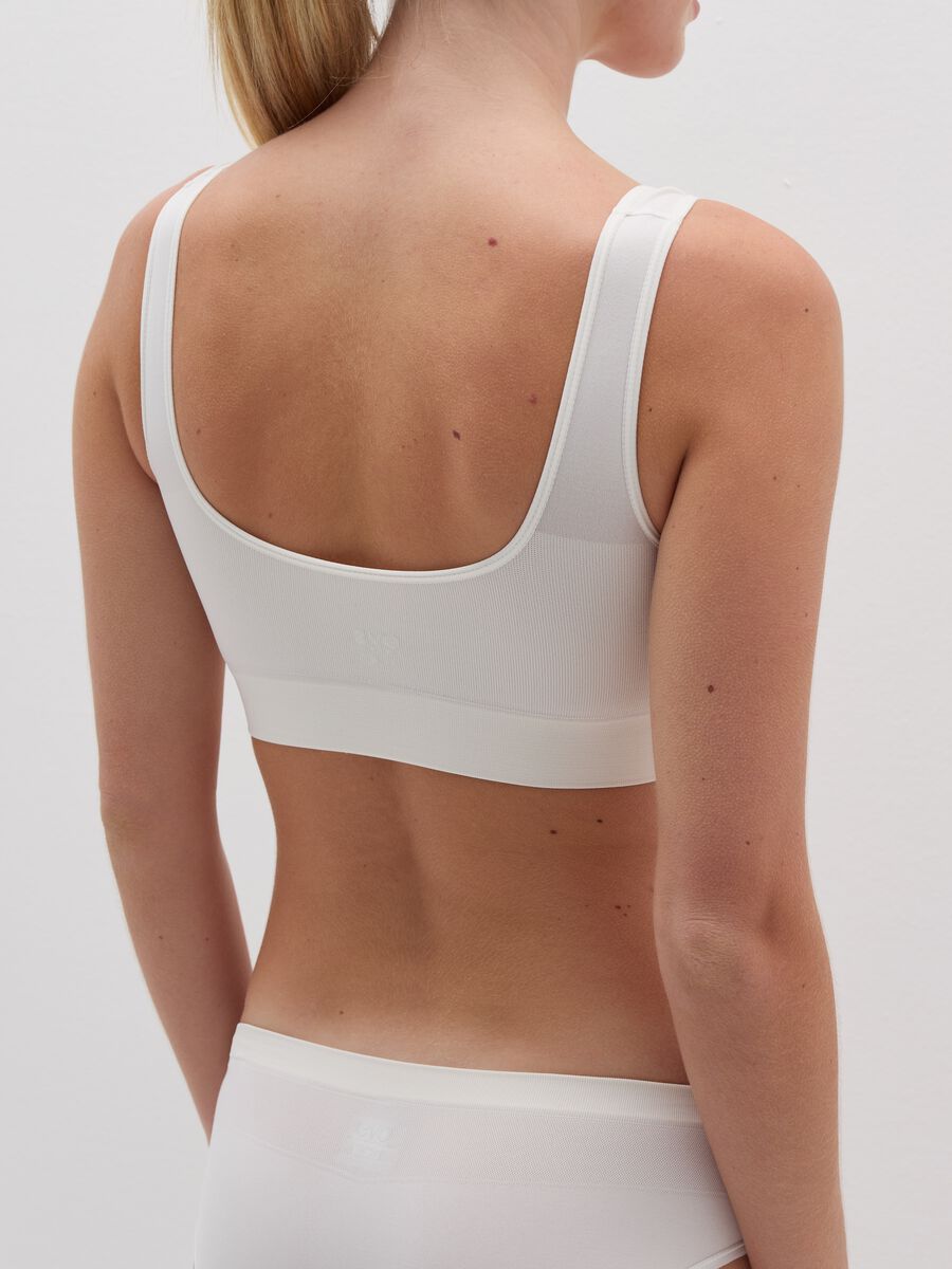 The One seamless bralette with wide shoulder straps_2