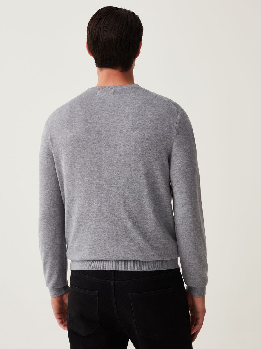 Round neck pullover_2