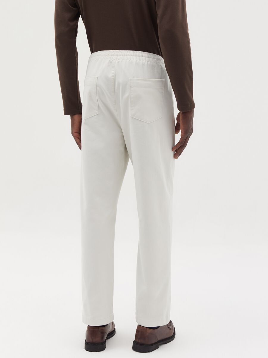 Chino trousers in stretch Oxford cotton_2