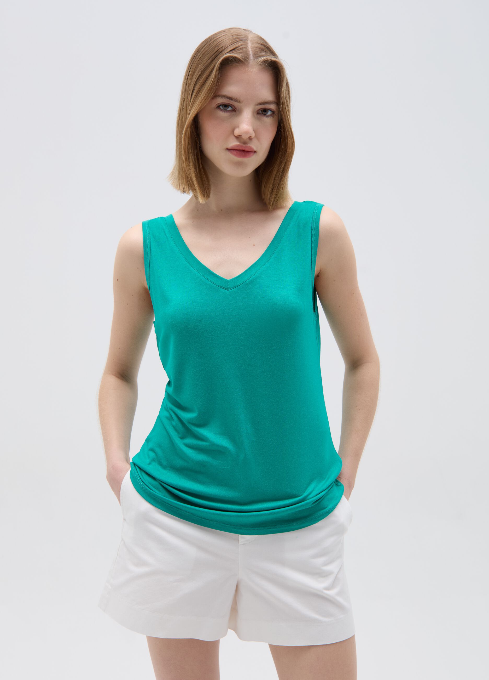 Tank top with V neck
