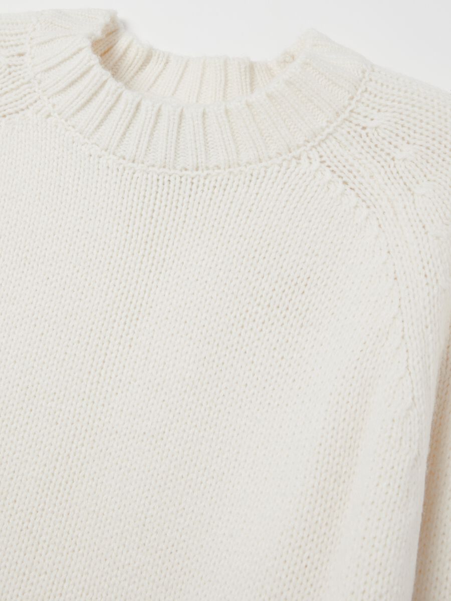 Pullover with raglan sleeves_5