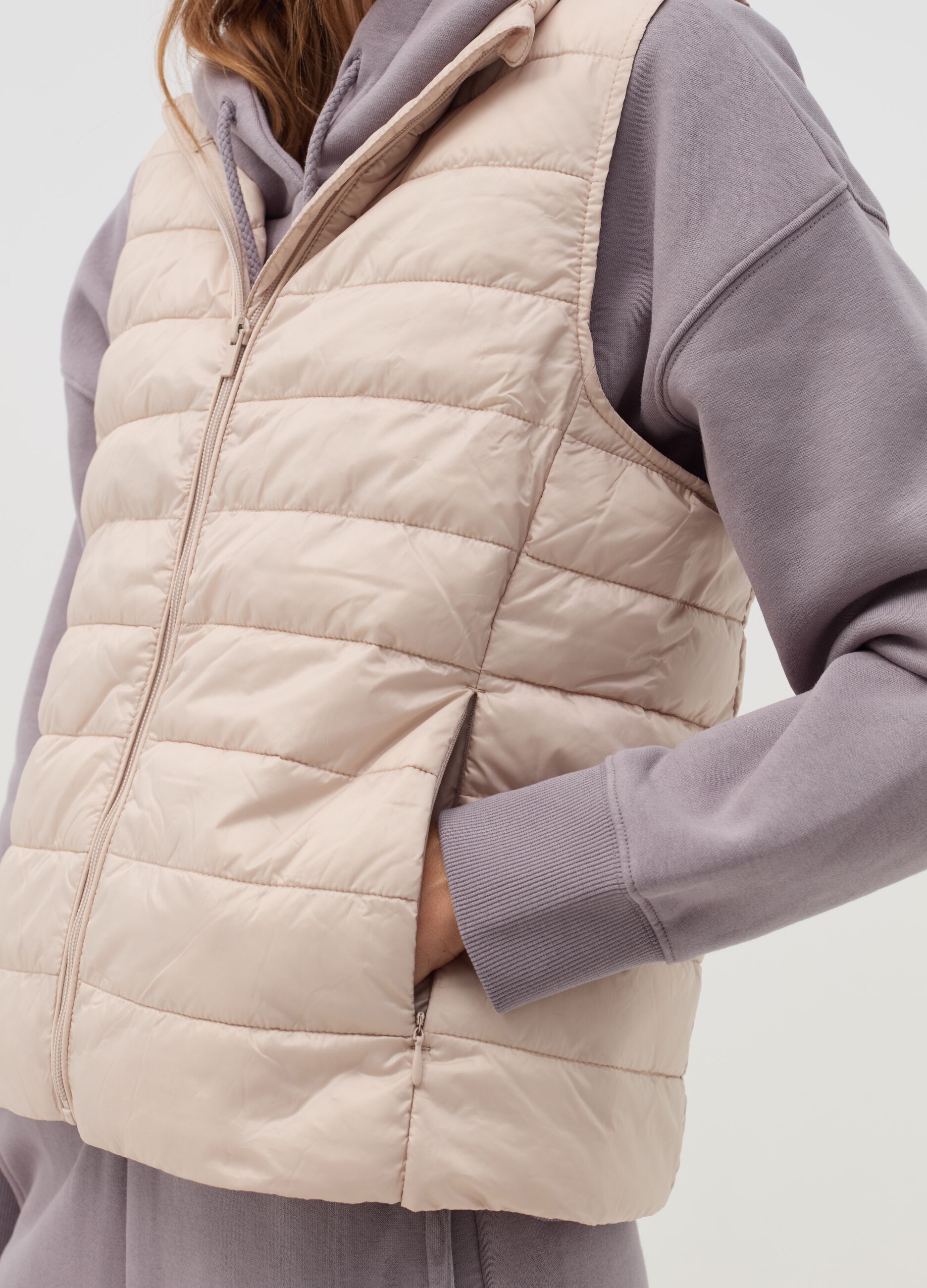 Ultralight gilet with high neck