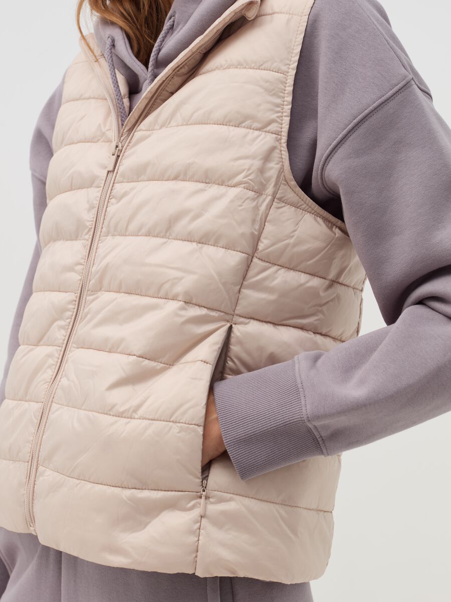 Ultralight gilet with high neck_3