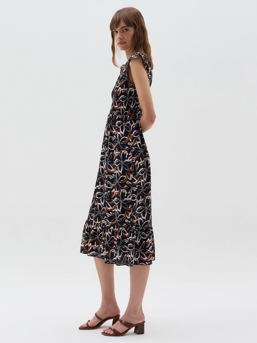 Long floral dress with smock stitch_3