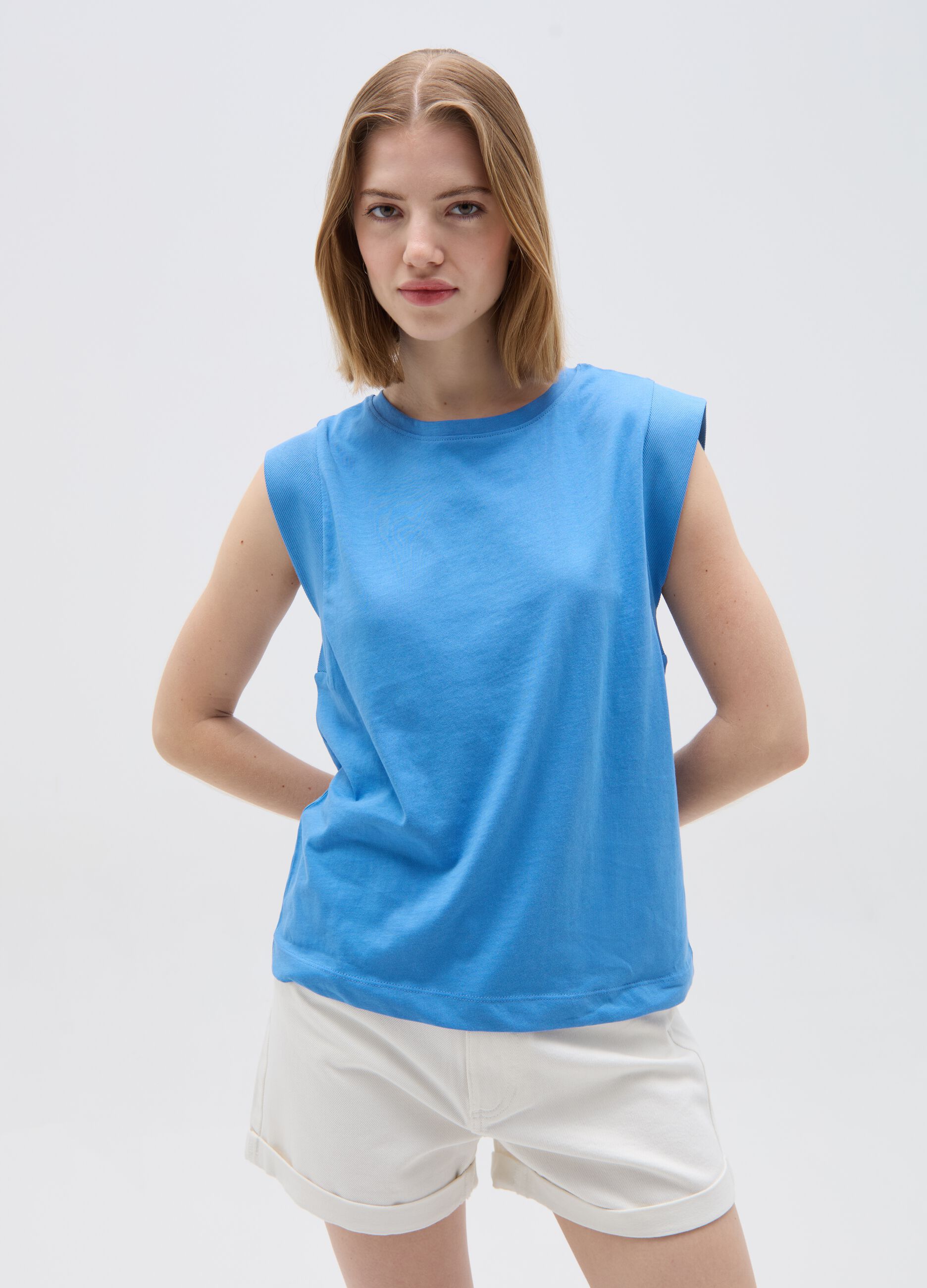 Relaxed-fit sleeveless T-shirt