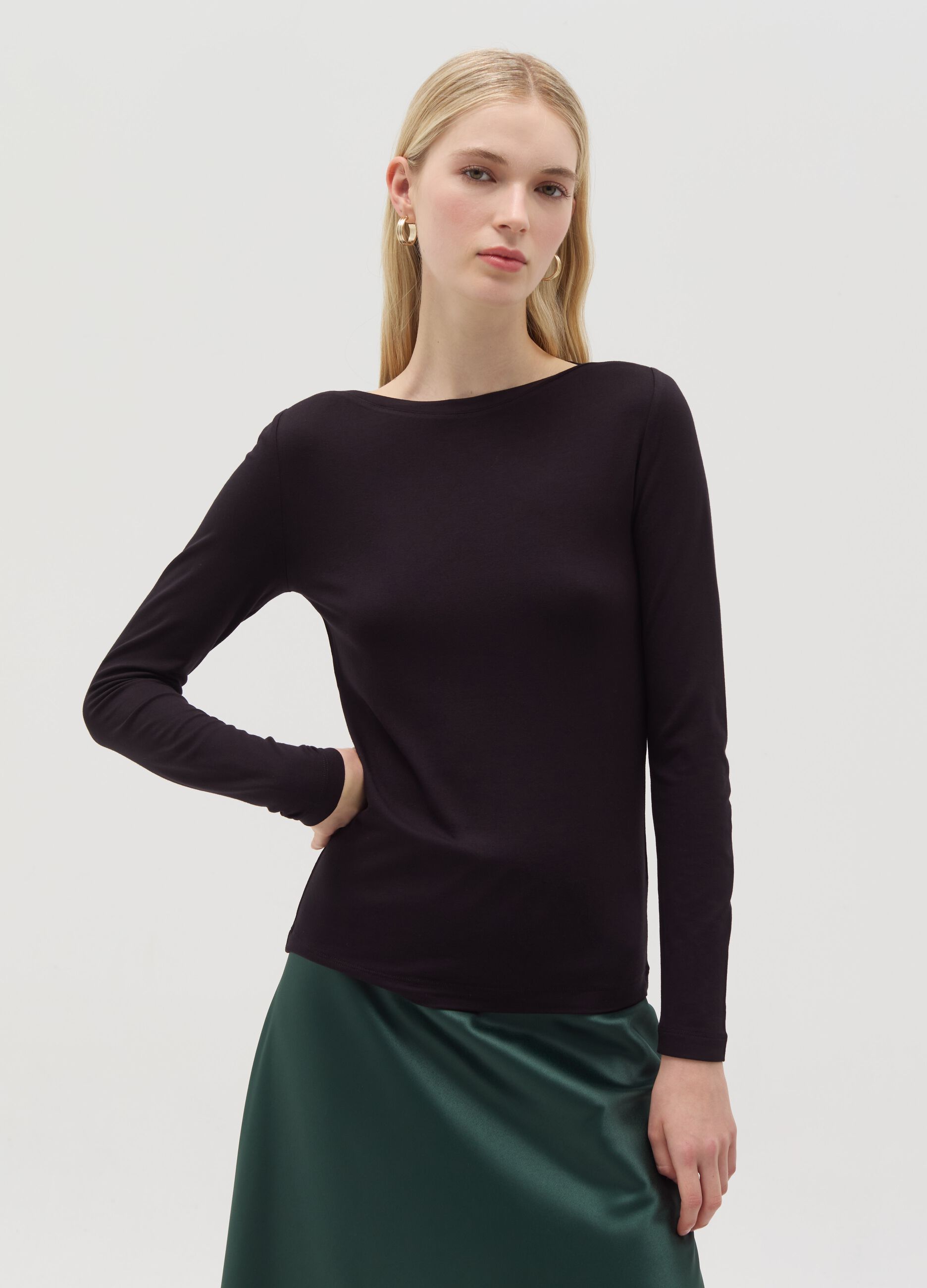 Stretch viscose T-shirt with boat neck