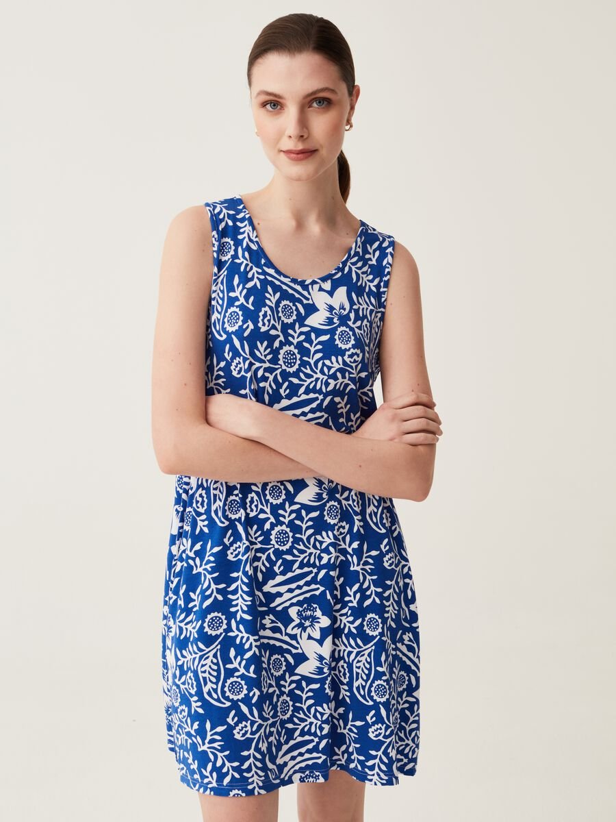 Short sleeveless dress with all-over print_0
