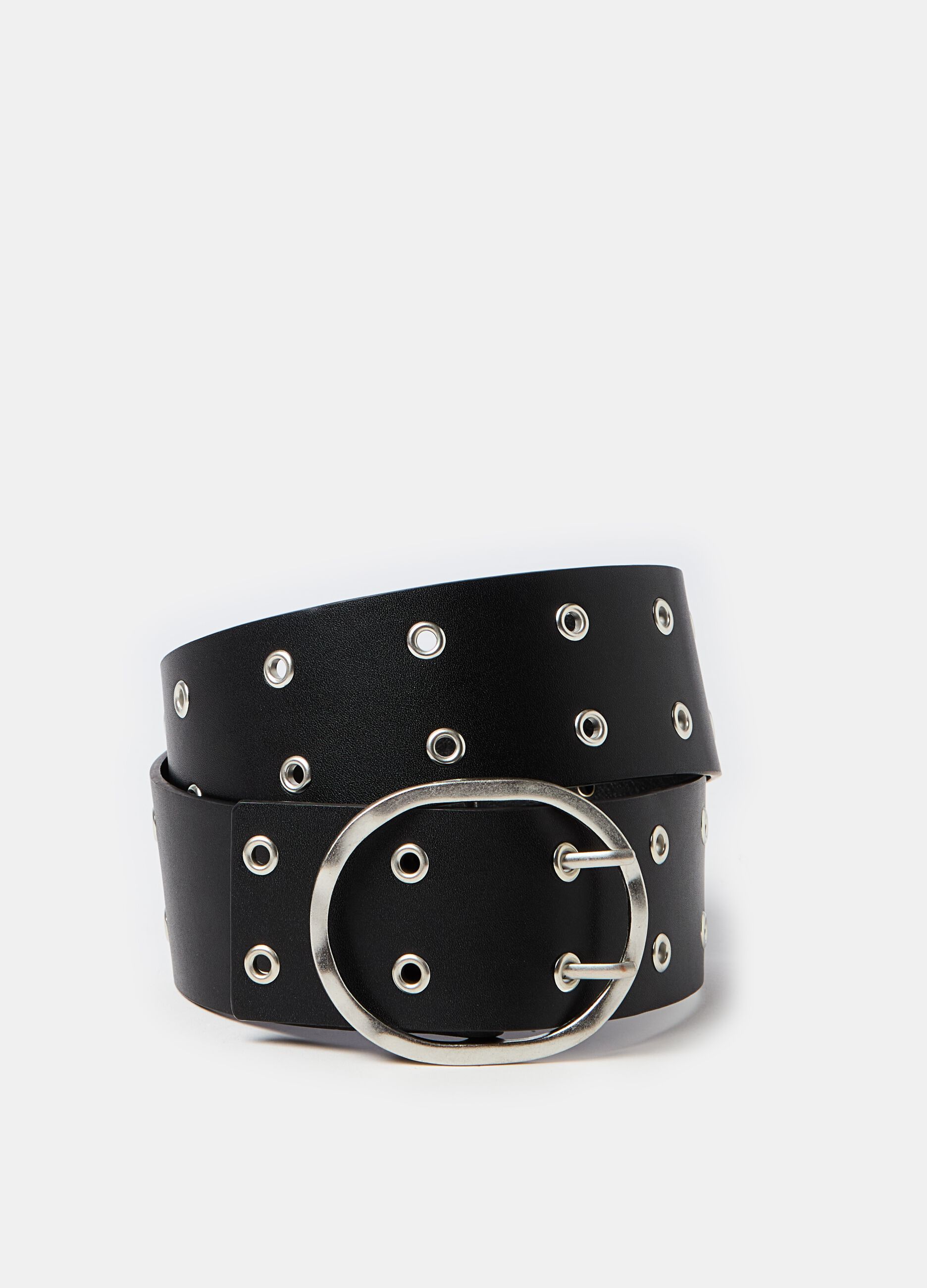 Thick belt with metal eyelets