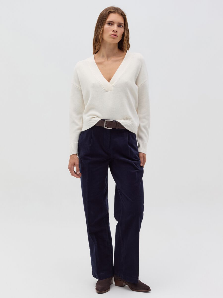 Straight-fit trousers in corduroy with darts_0