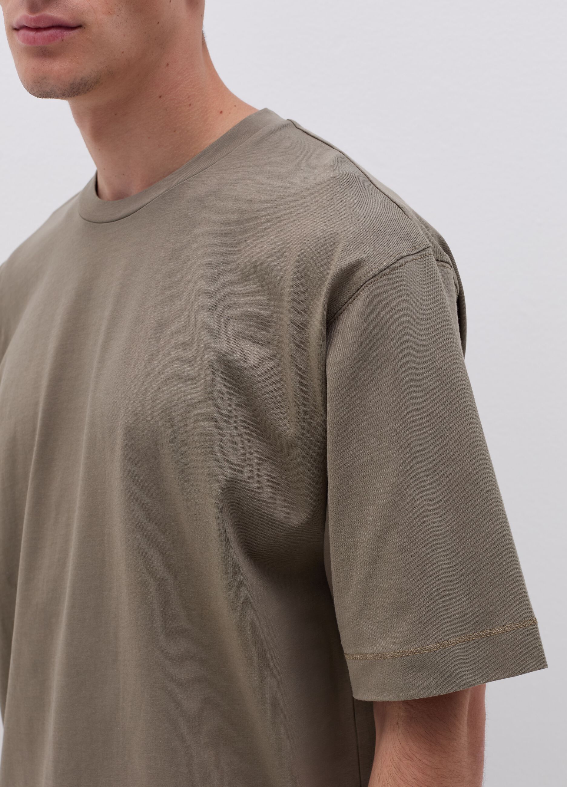 Cotton T-shirt with round neck