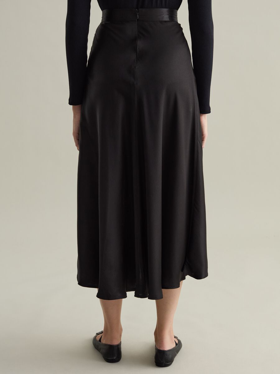 Contemporary long skirt in satin_2