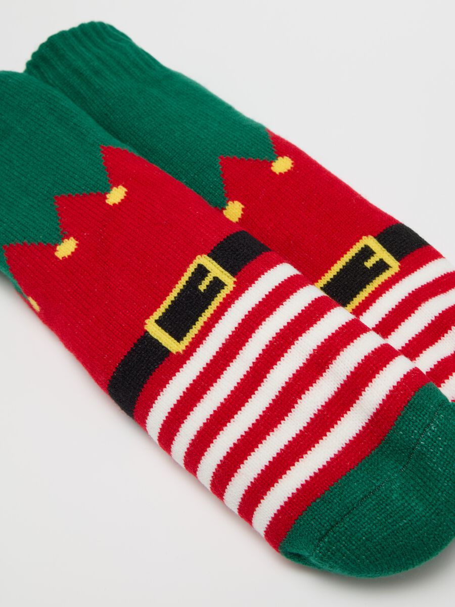 Short slipper socks with Christmas gnome design_2