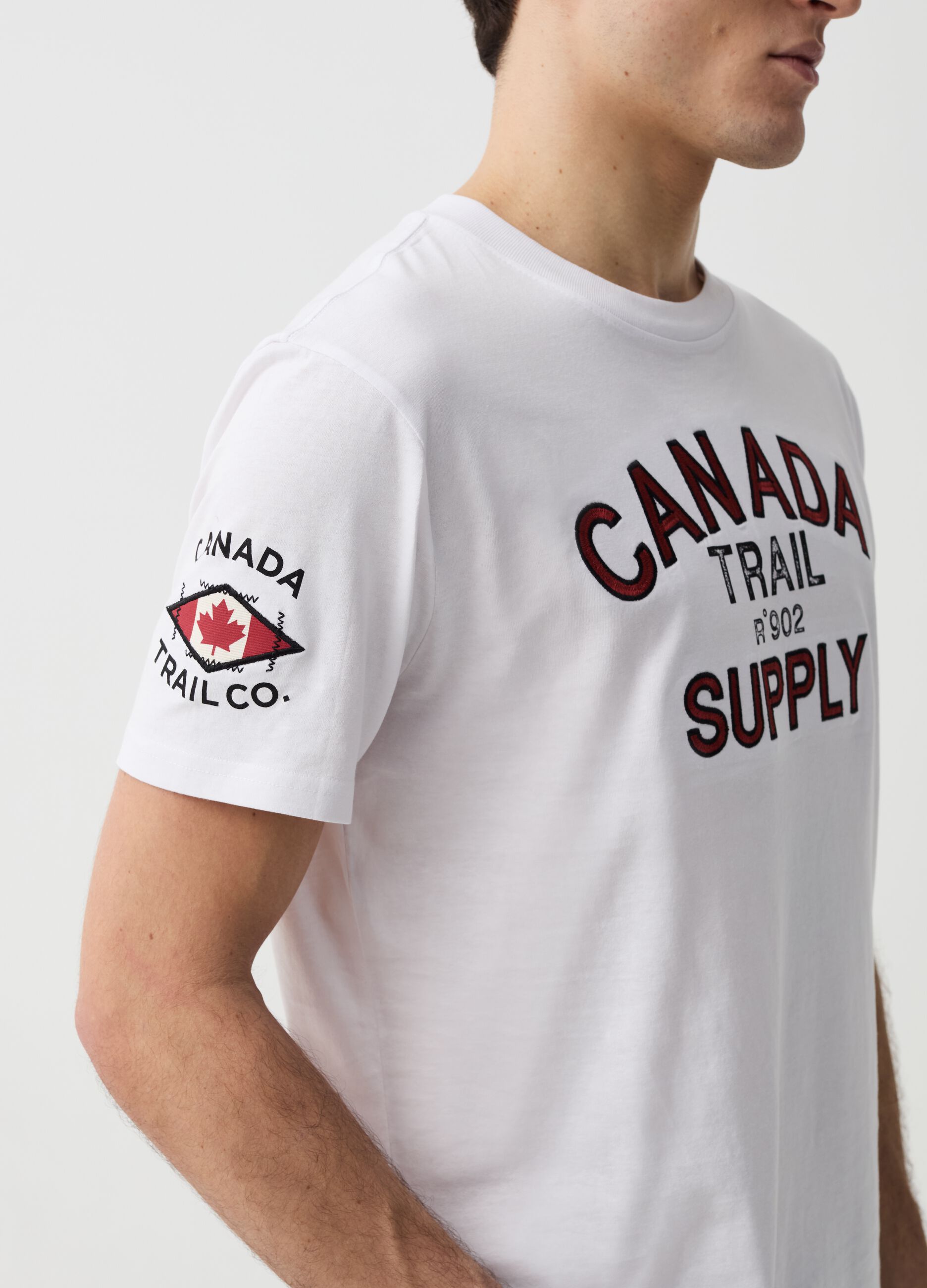 T-shirt with embroidery and Canada Trail print