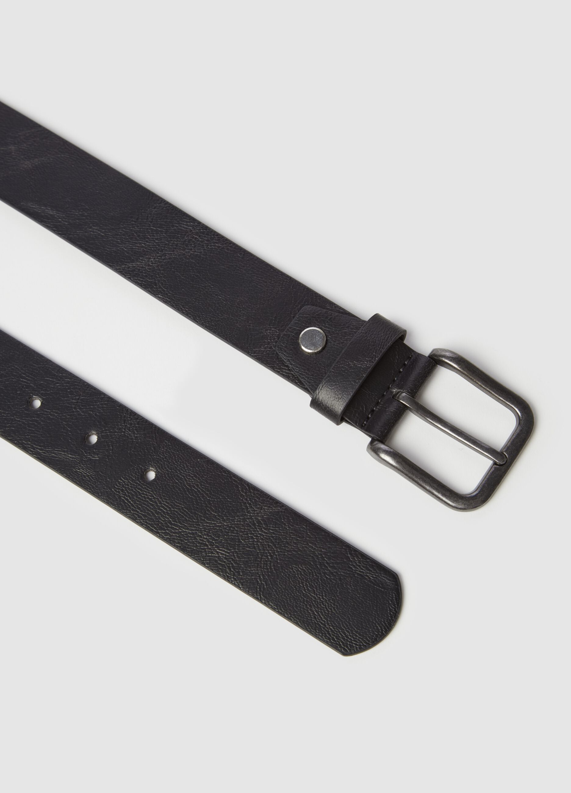 Hammered-effect belt