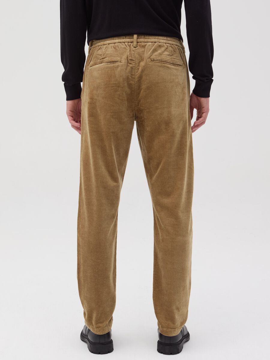 Chino jogger trousers in corduroy_3