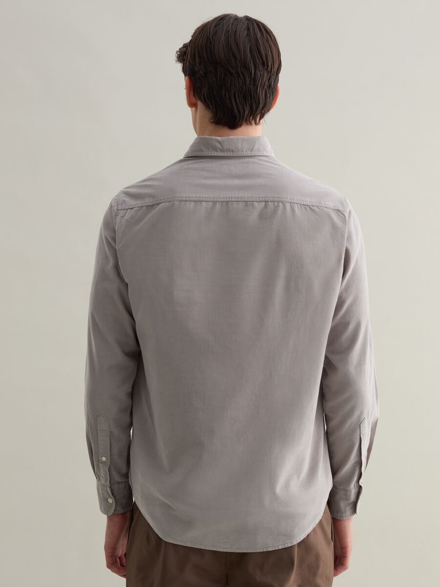 Contemporary cotton shirt with pockets_2