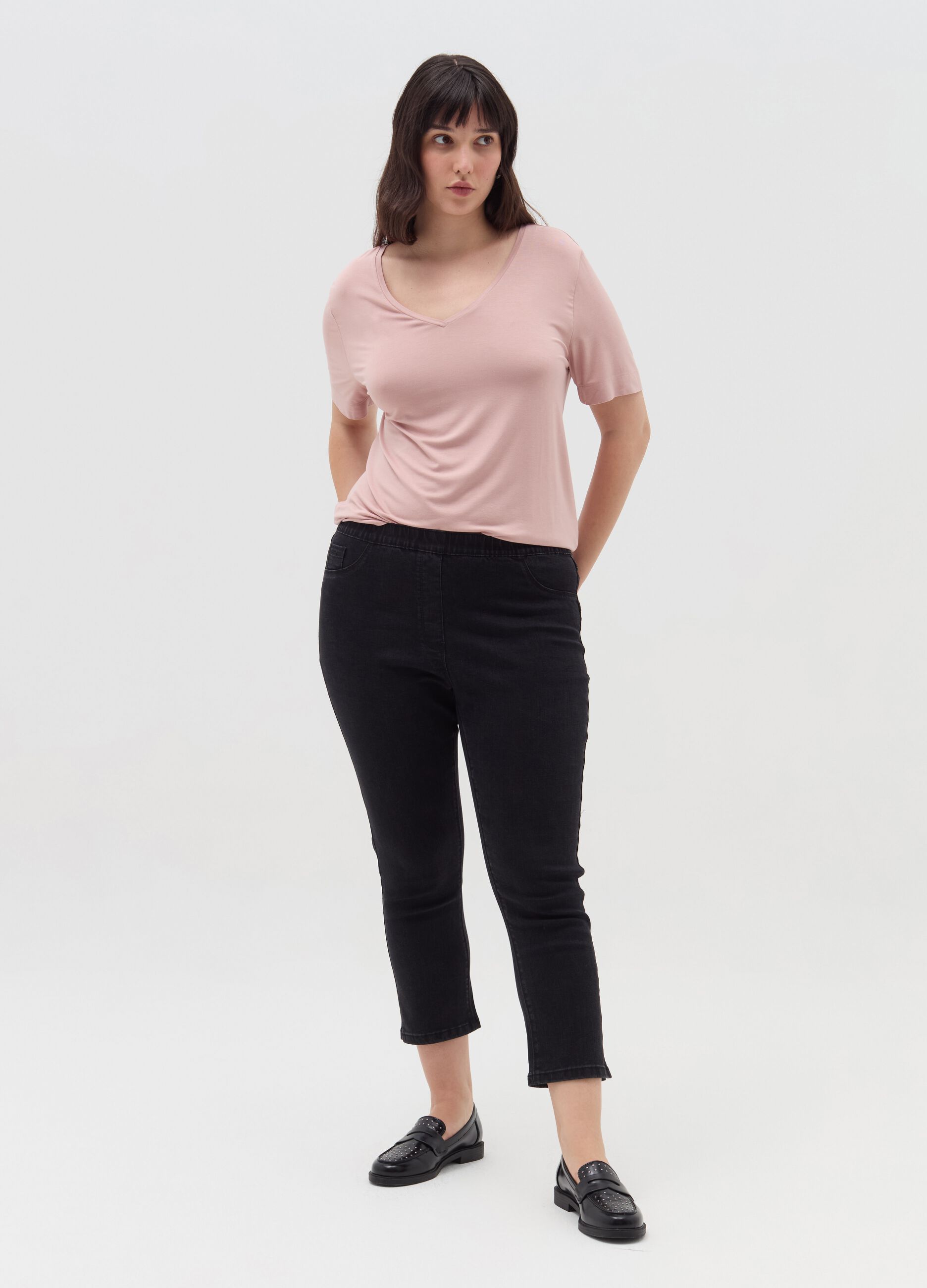 Curvy V-neck T-shirt