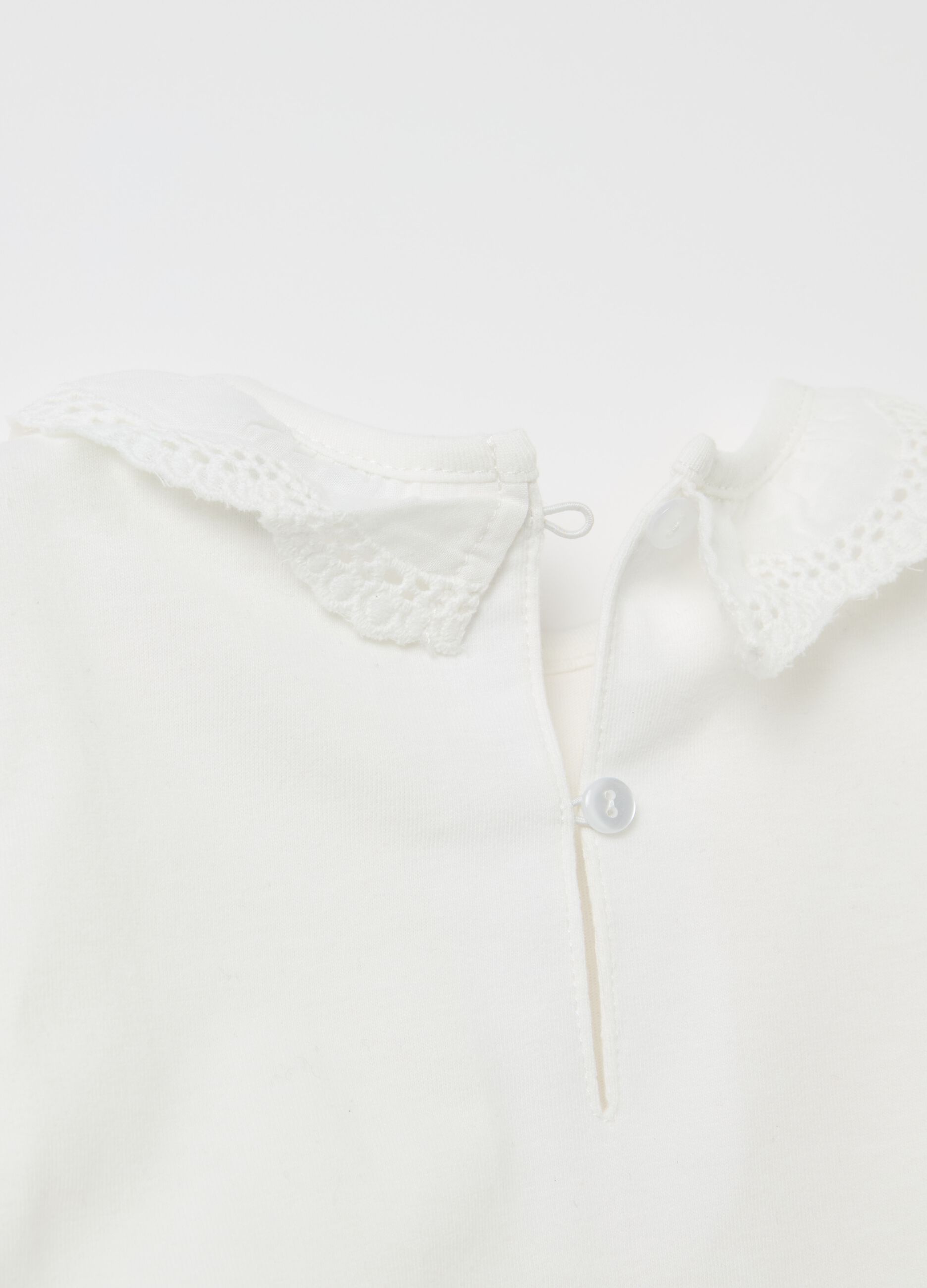 Long-sleeved T-shirt with broderie anglaise collar