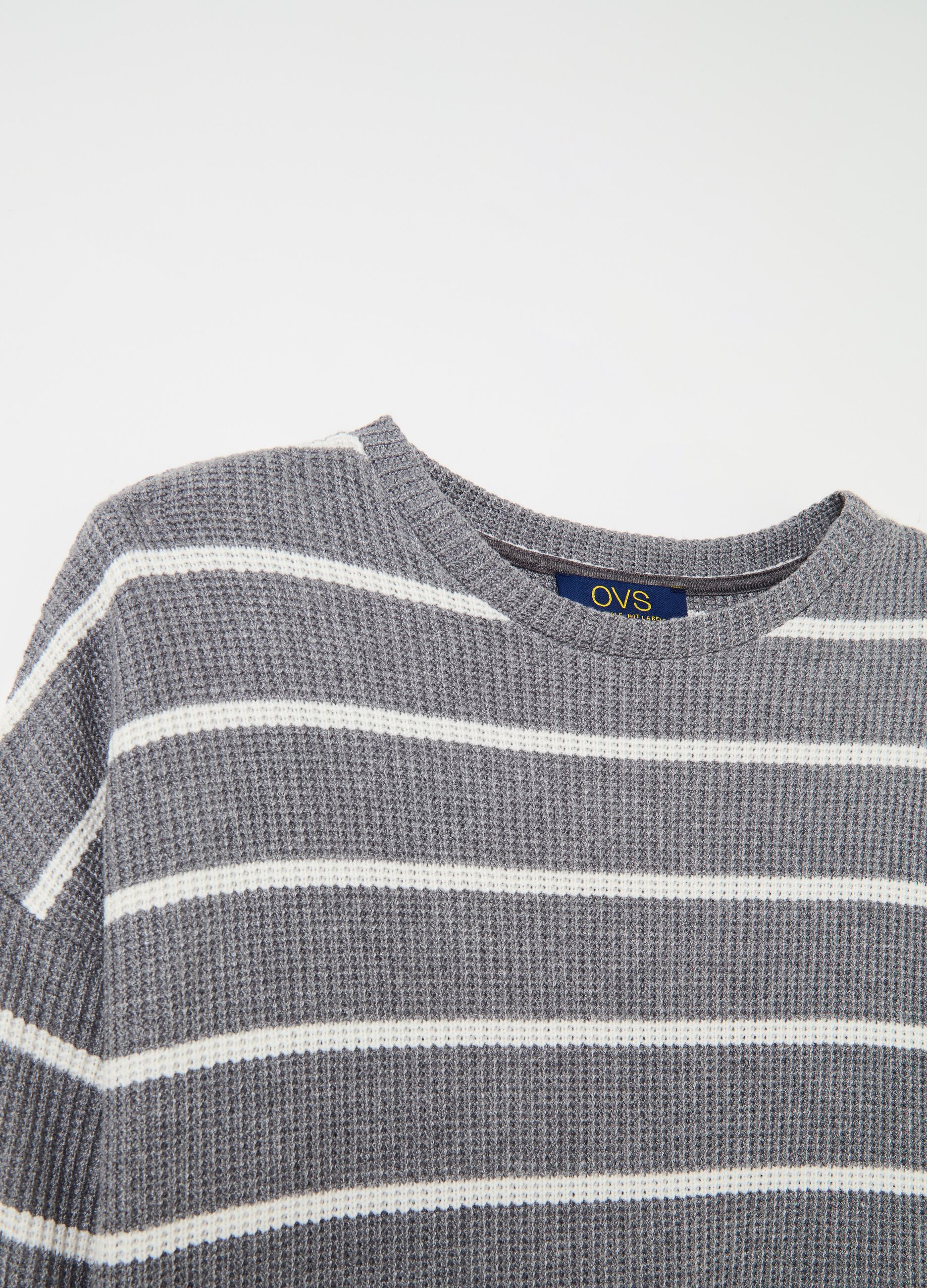 Long-sleeved T-shirt with micro waffle weave