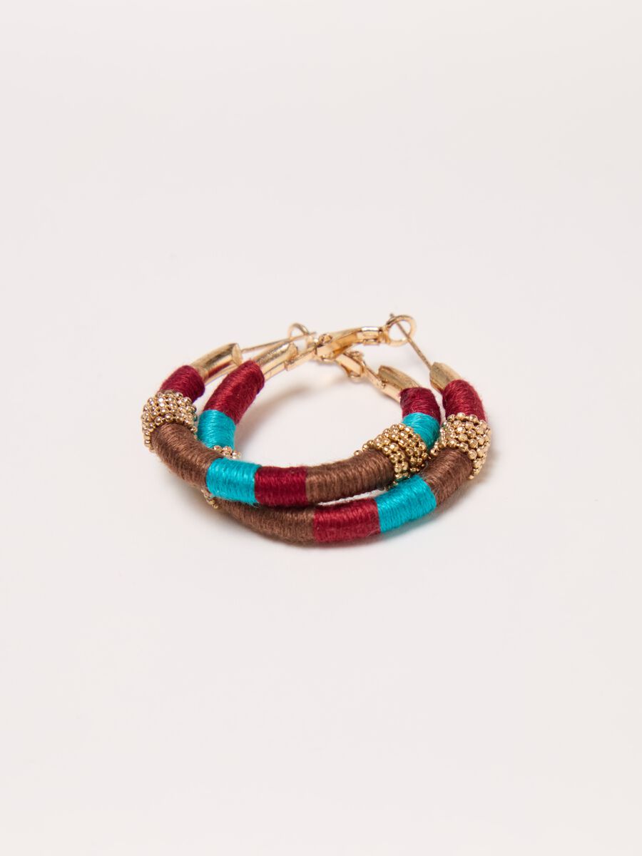 Hoop earrings with multicoloured thread_3