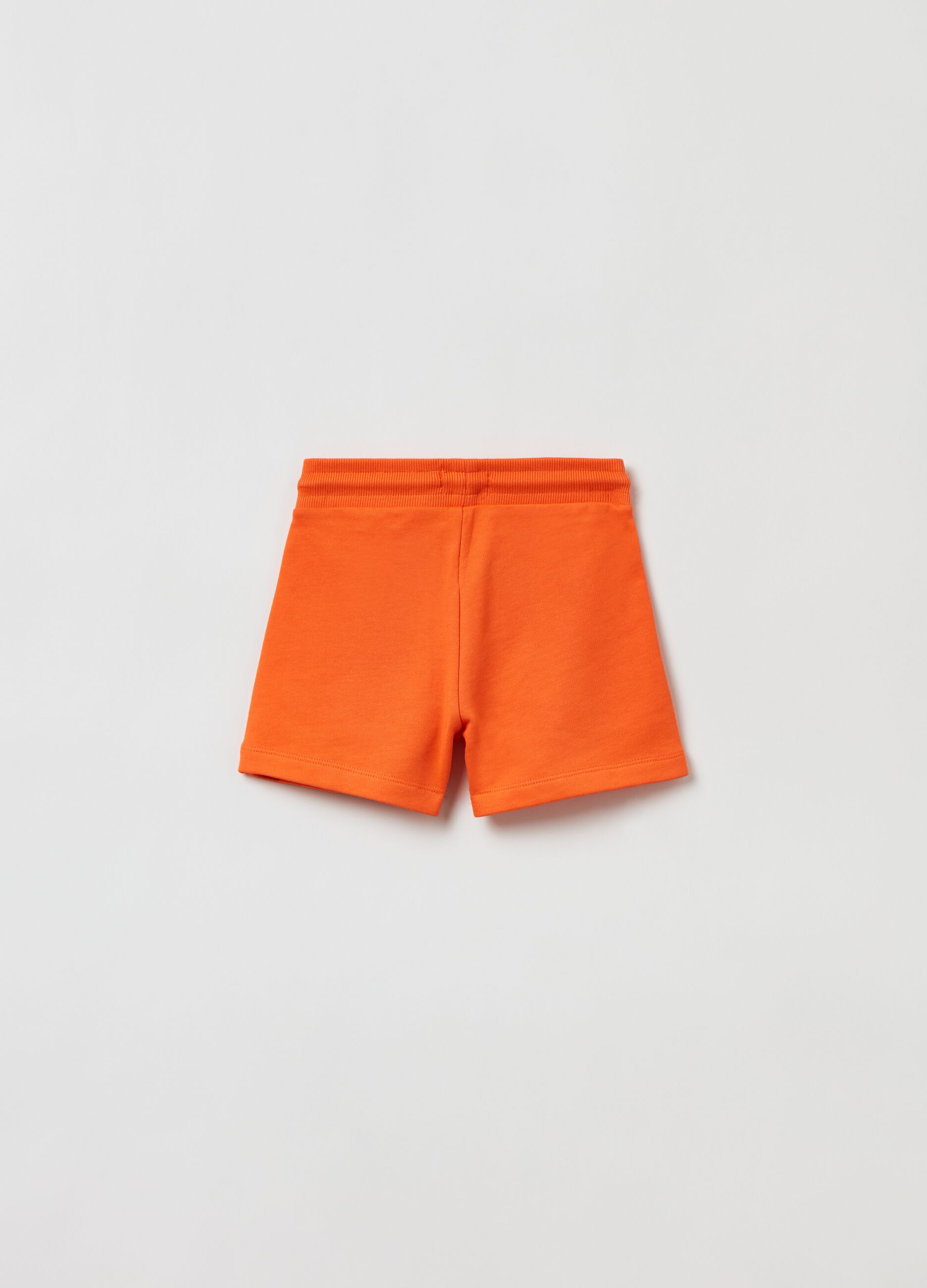 Fitness shorts with drawstring