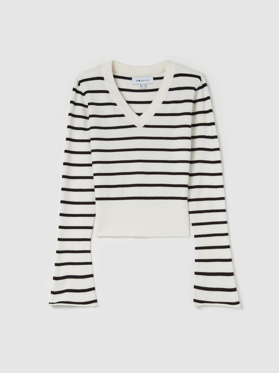 Crop pullover with V neck and stripes_0