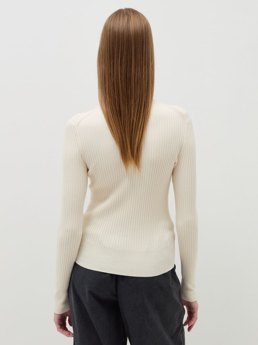 Turtleneck pullover with flat ribbing_2