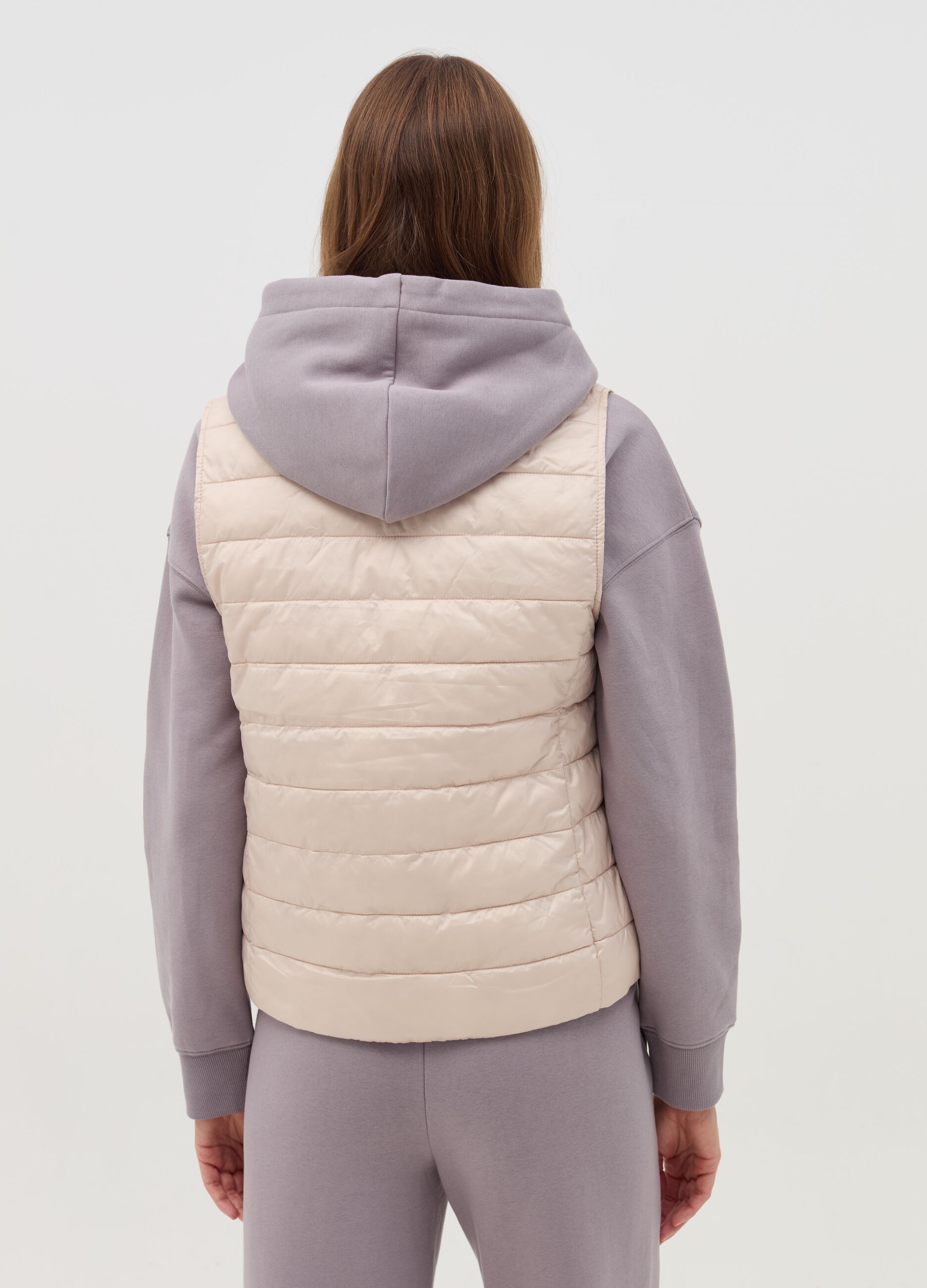 Ultralight gilet with high neck