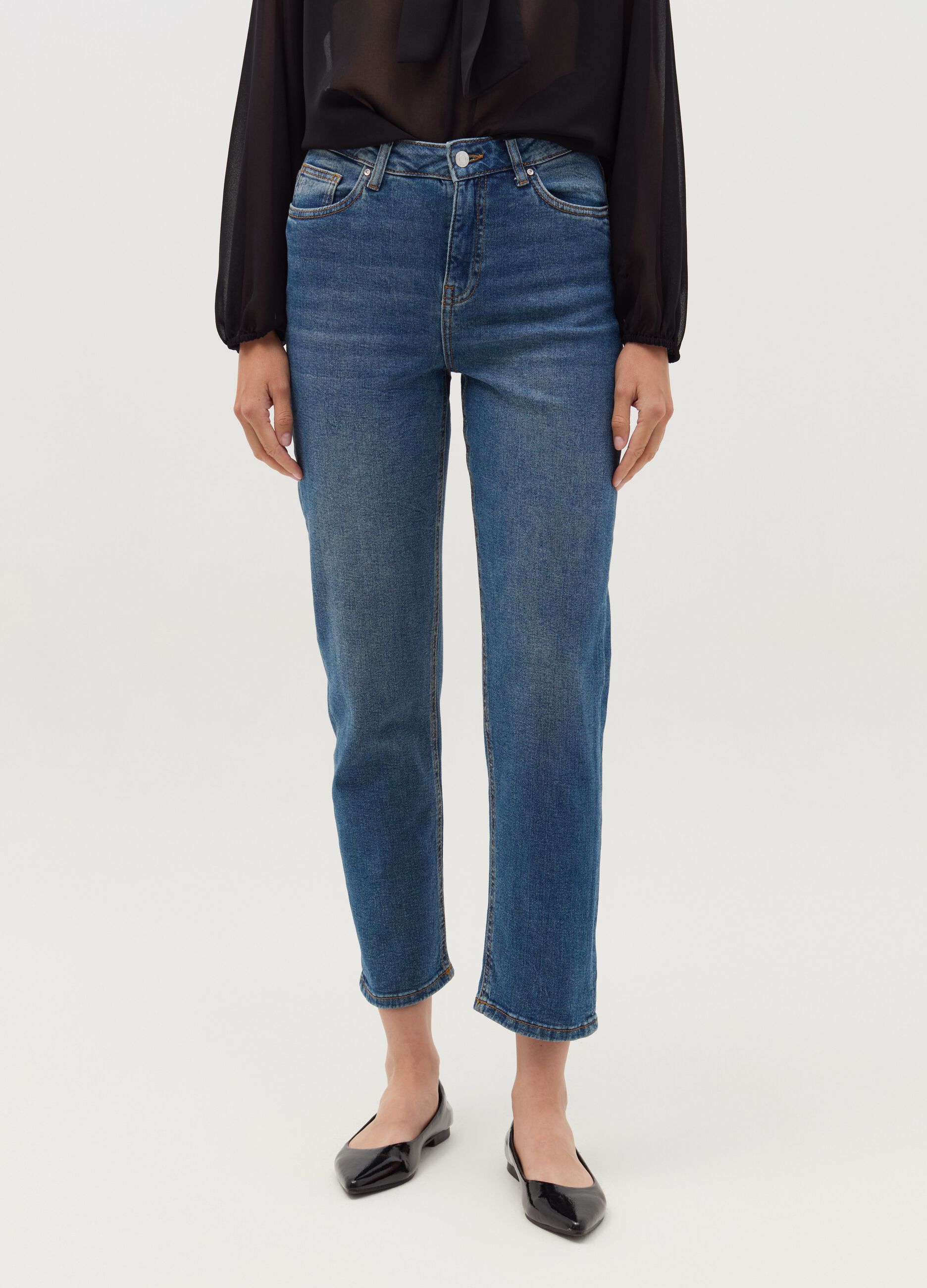 Straight-fit stretch jeans with five pockets