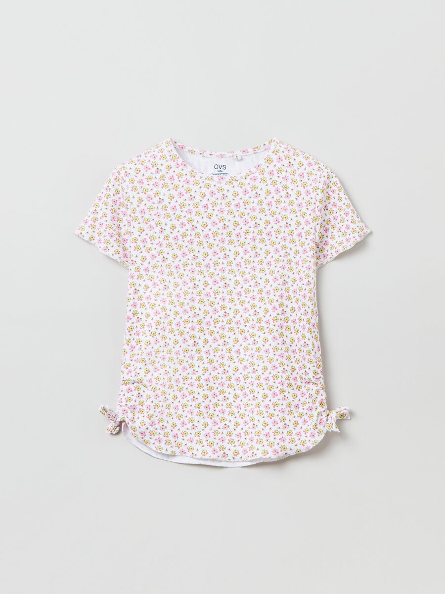 Camiseta de canalé con estampado florecitas_0