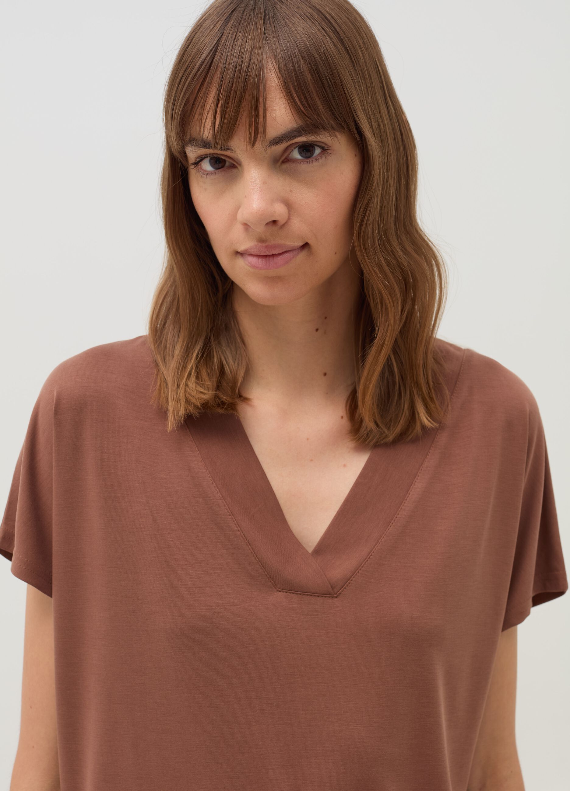 T-shirt with V neck and kimono sleeves