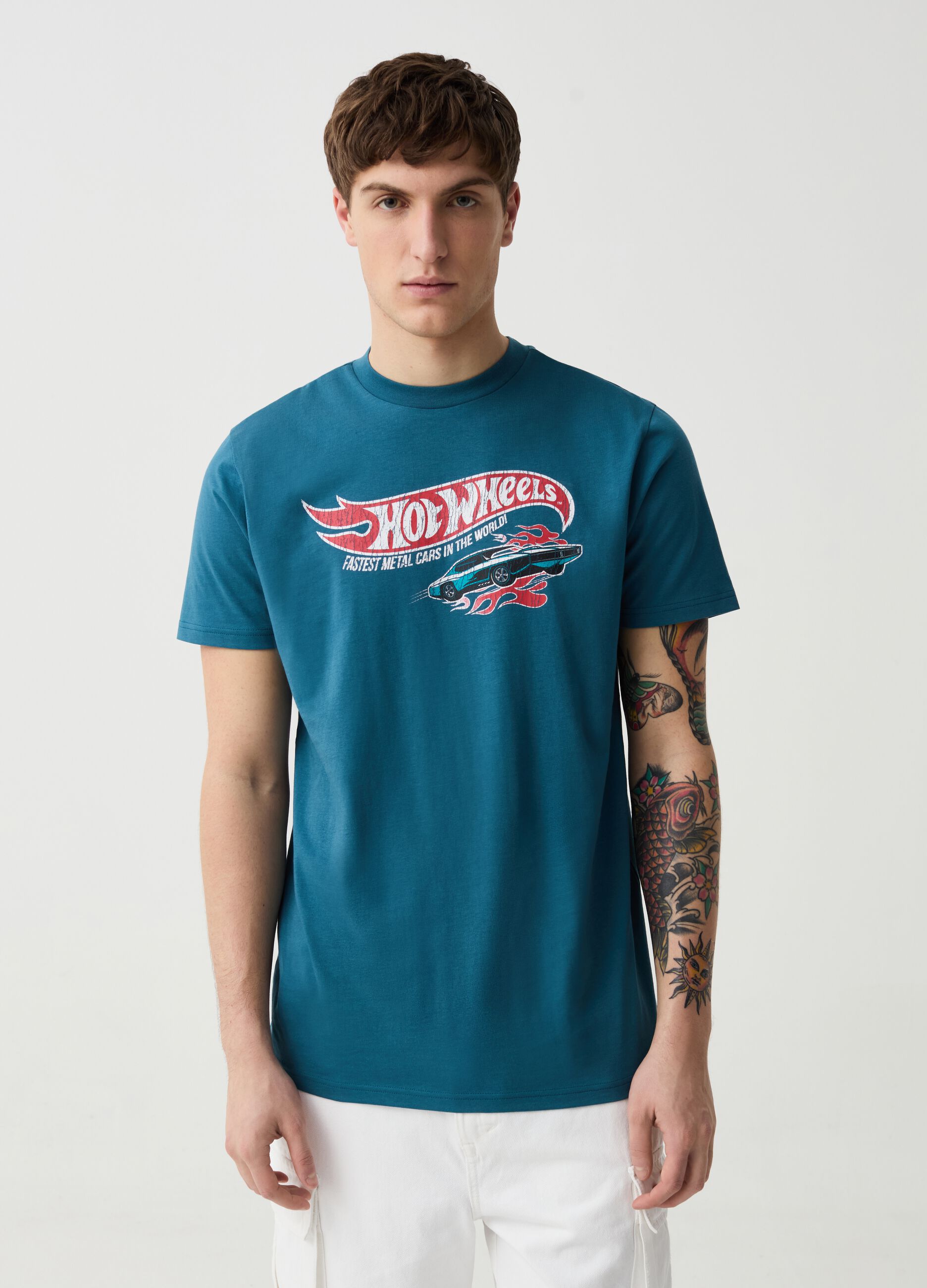 T-shirt with round neck and Hot Wheels print