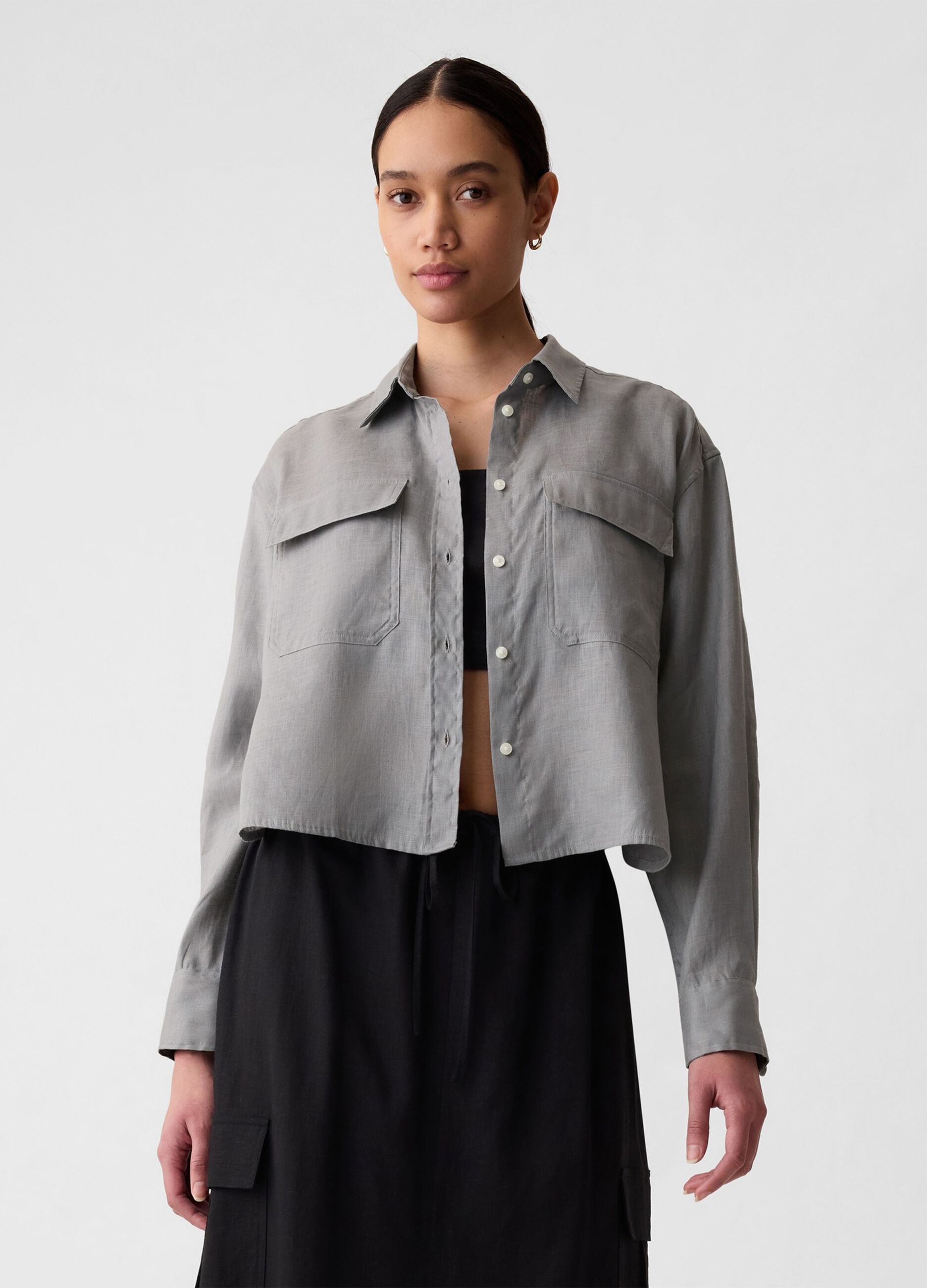 Crop shirt in linen with pockets