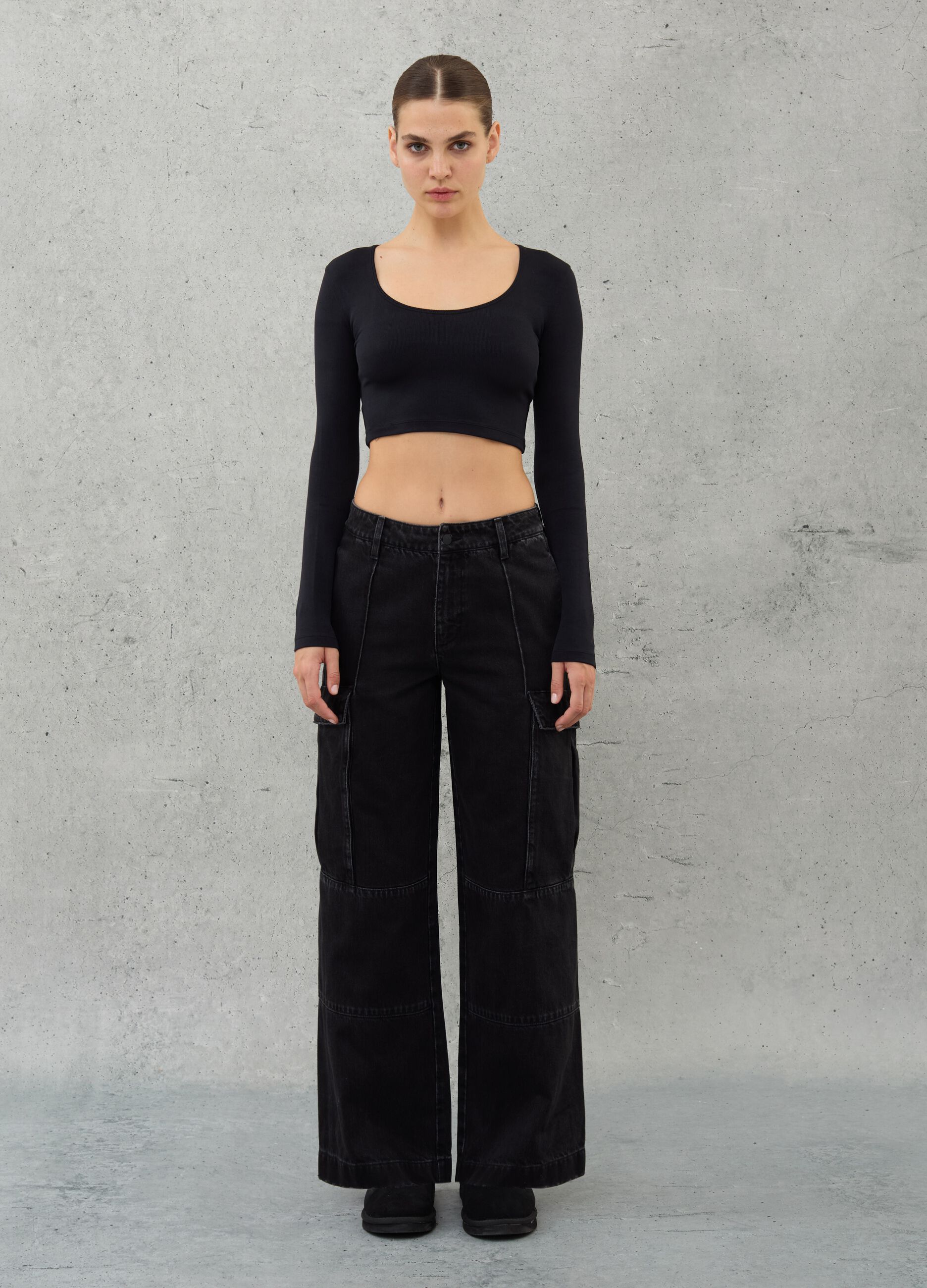 Cut Out Crop Longsleeve Black