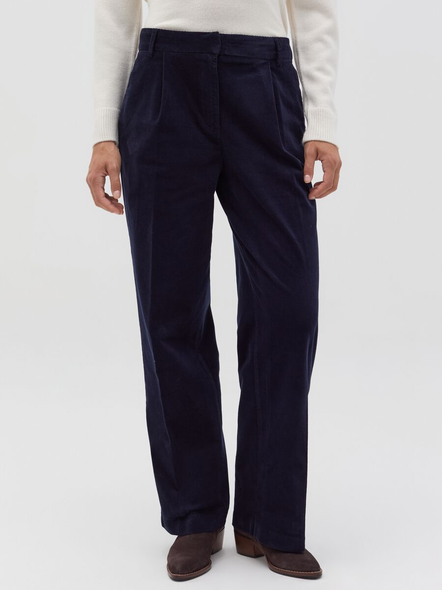 Straight-fit trousers in corduroy with darts_1