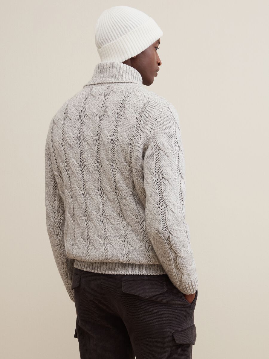 Pullover with two-tone cable.knit design_2