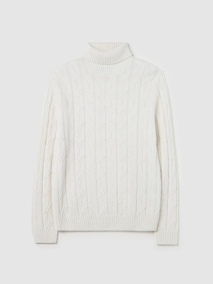 Contemporary cable-knit turtleneck_4