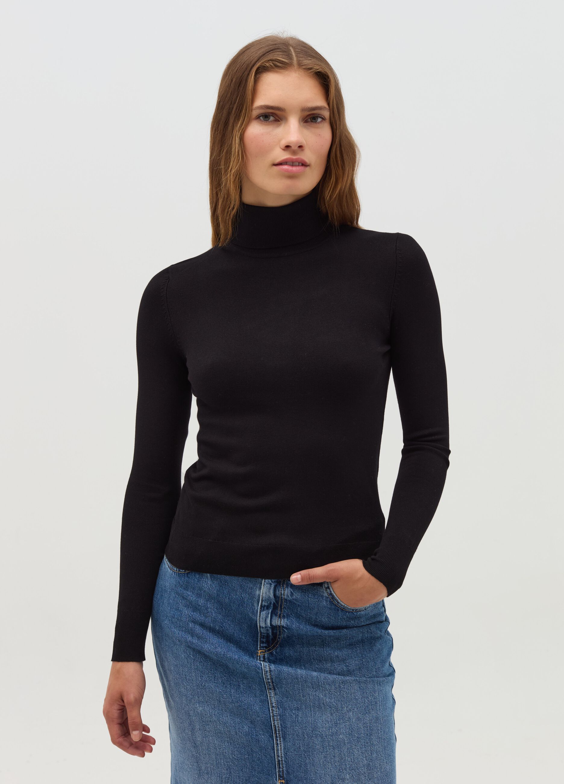 Pullover with high neck