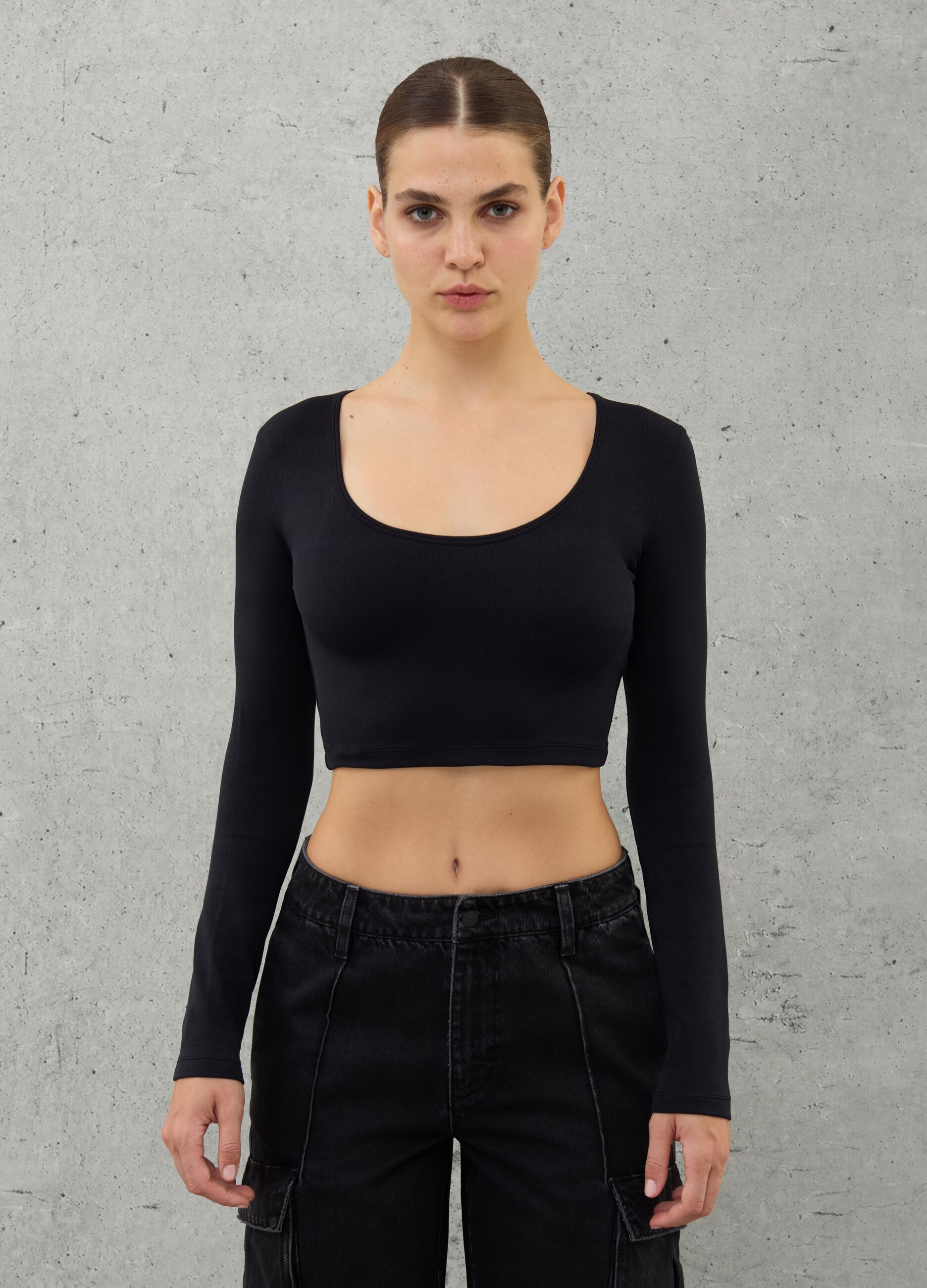 Cut Out Crop Longsleeve Black