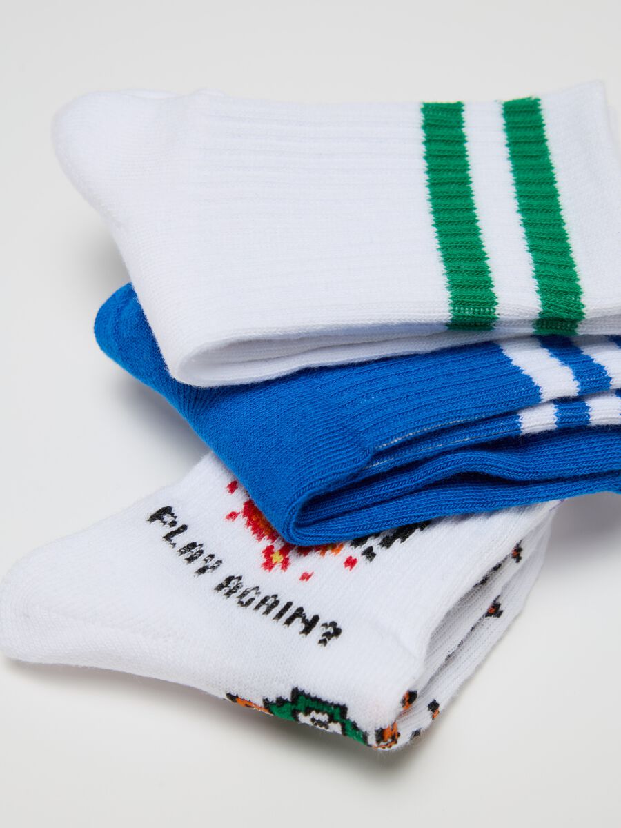 Three-pair pack short socks with striped trims_2