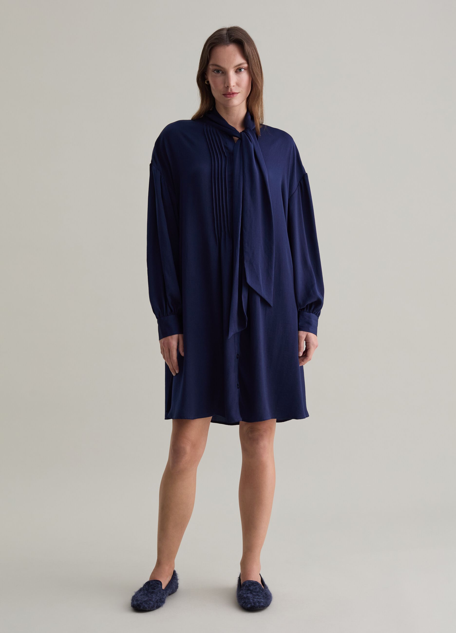 Short shirt dress with foulard