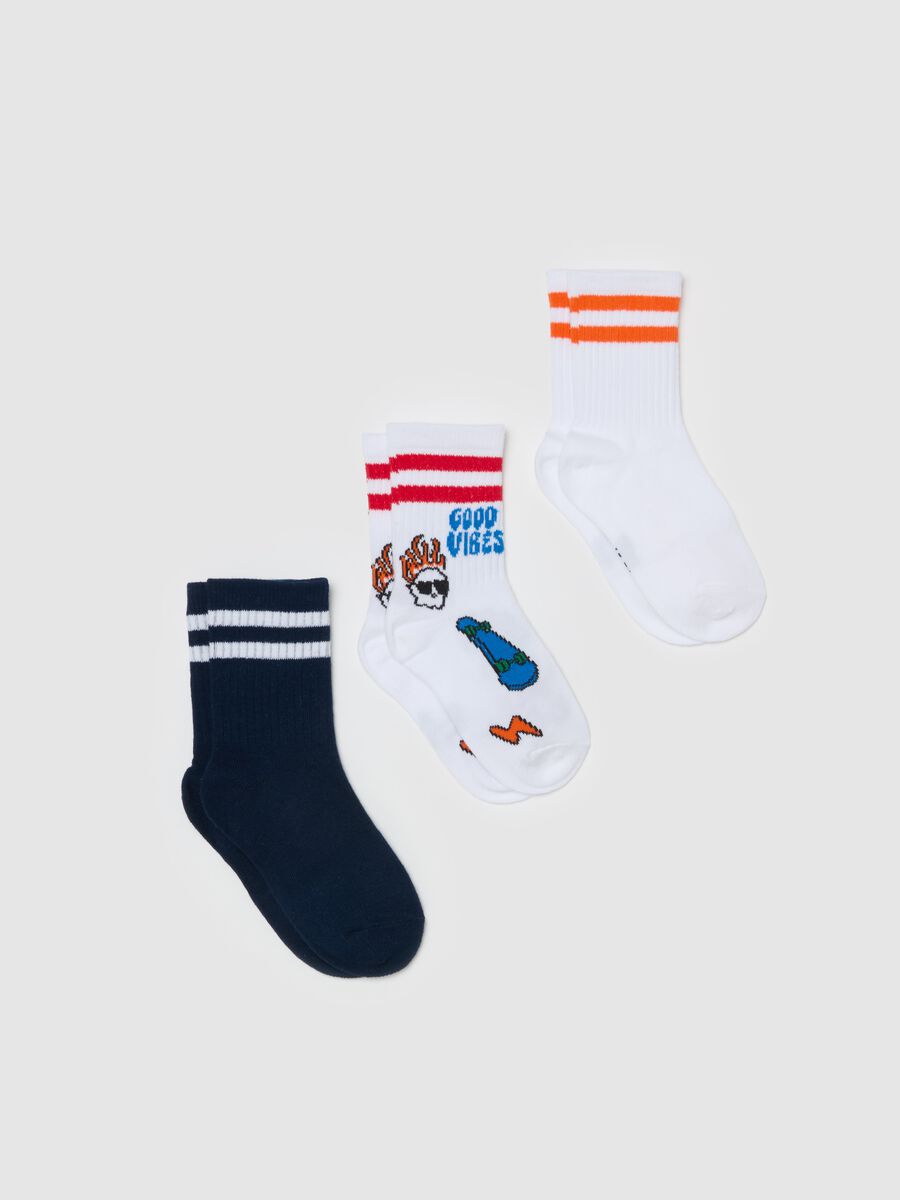 Three-pair pack short socks with striped trims_0