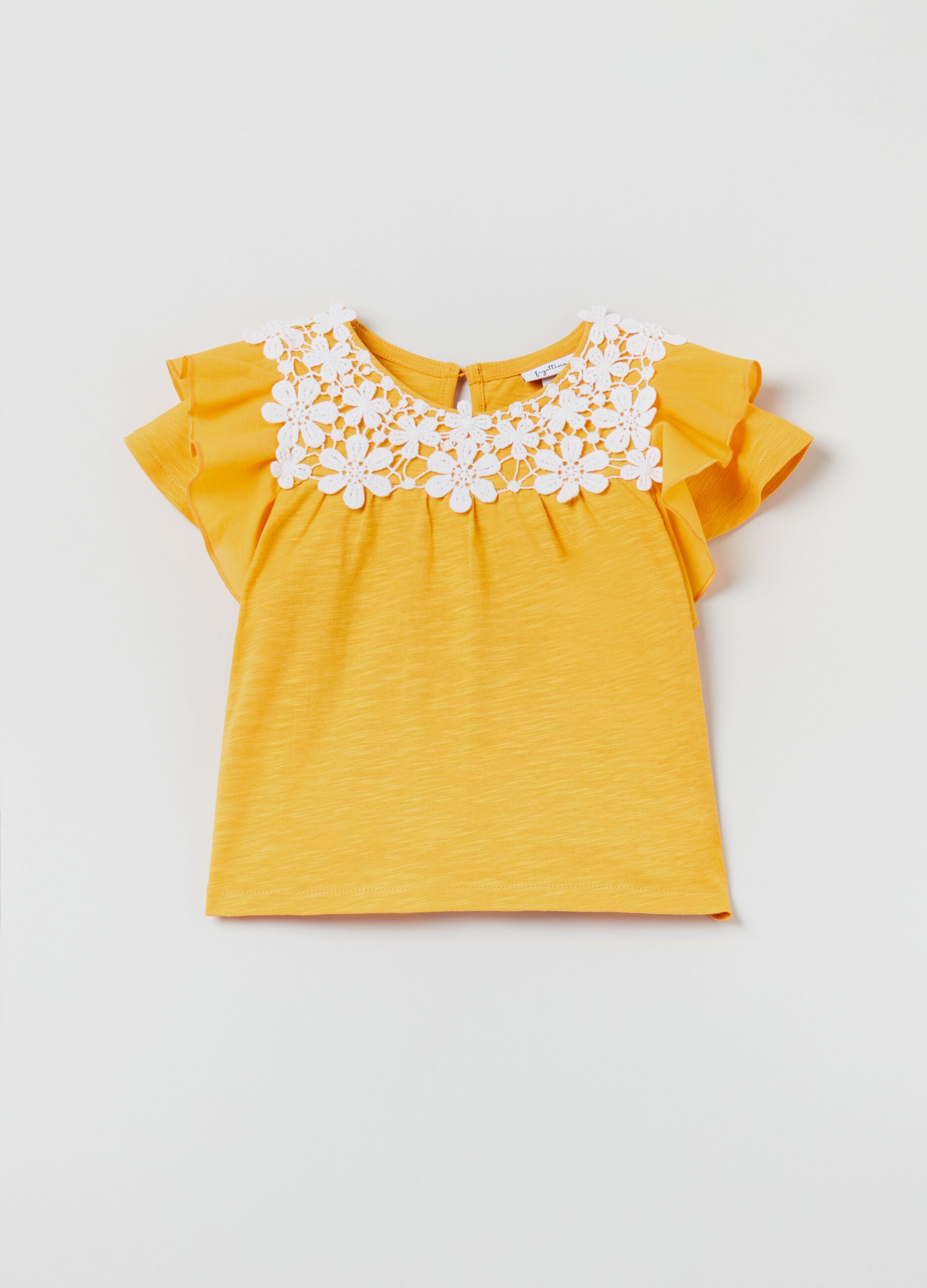 T-shirt with floral crochet application