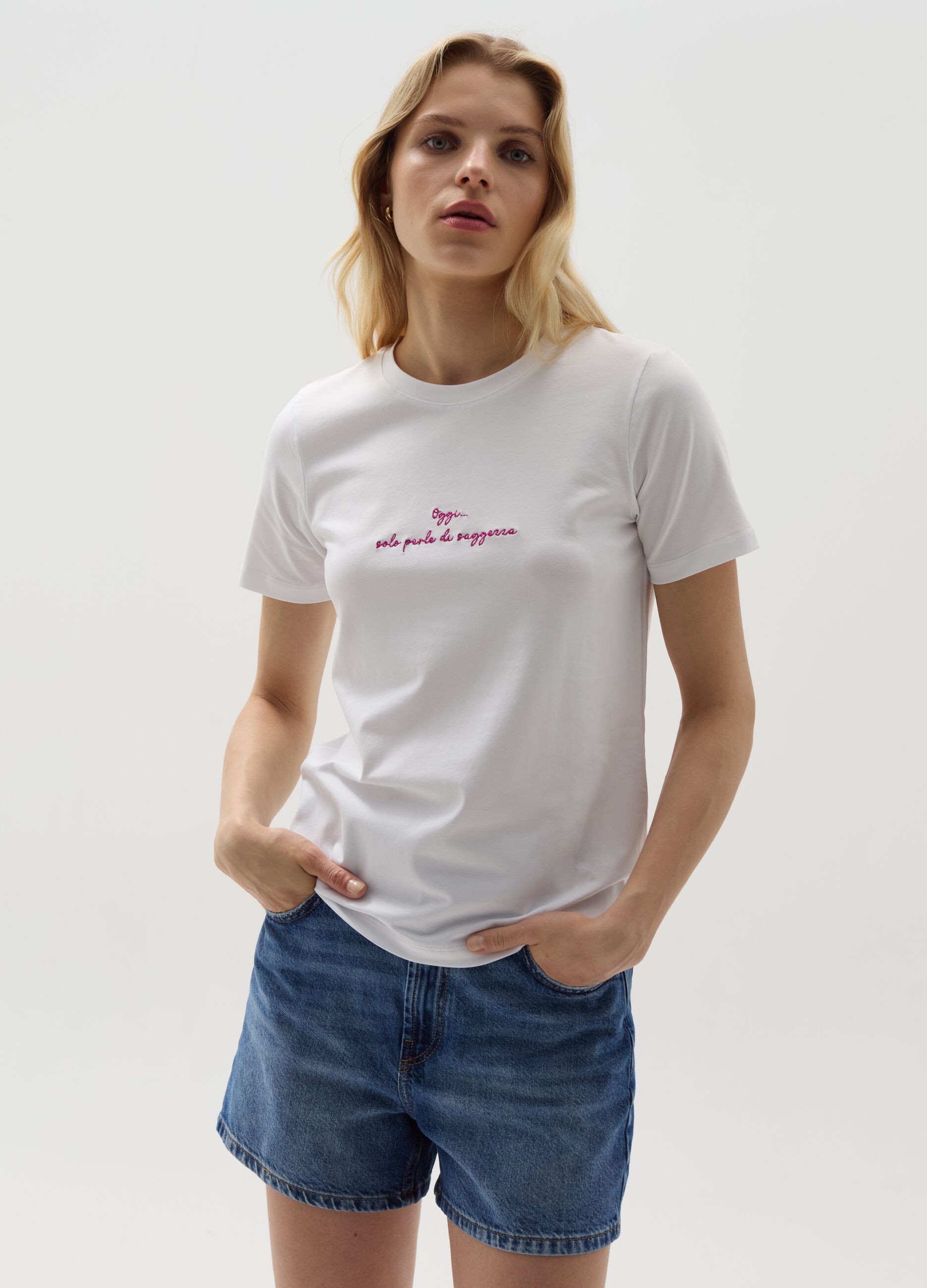Stretch cotton T-shirt with embroidery