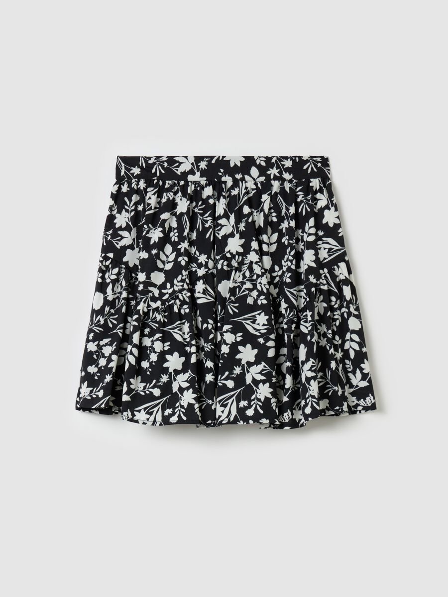 Short skirt with pattern and flounce_4