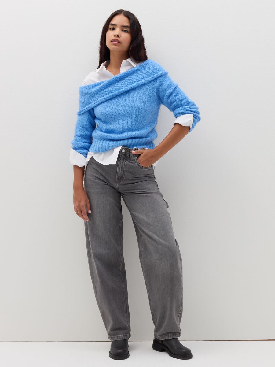 Pullover with drop shoulders_0