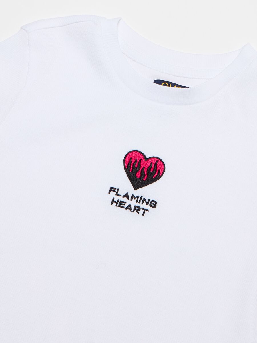 Ribbed T-shirt with heart embroidery_2