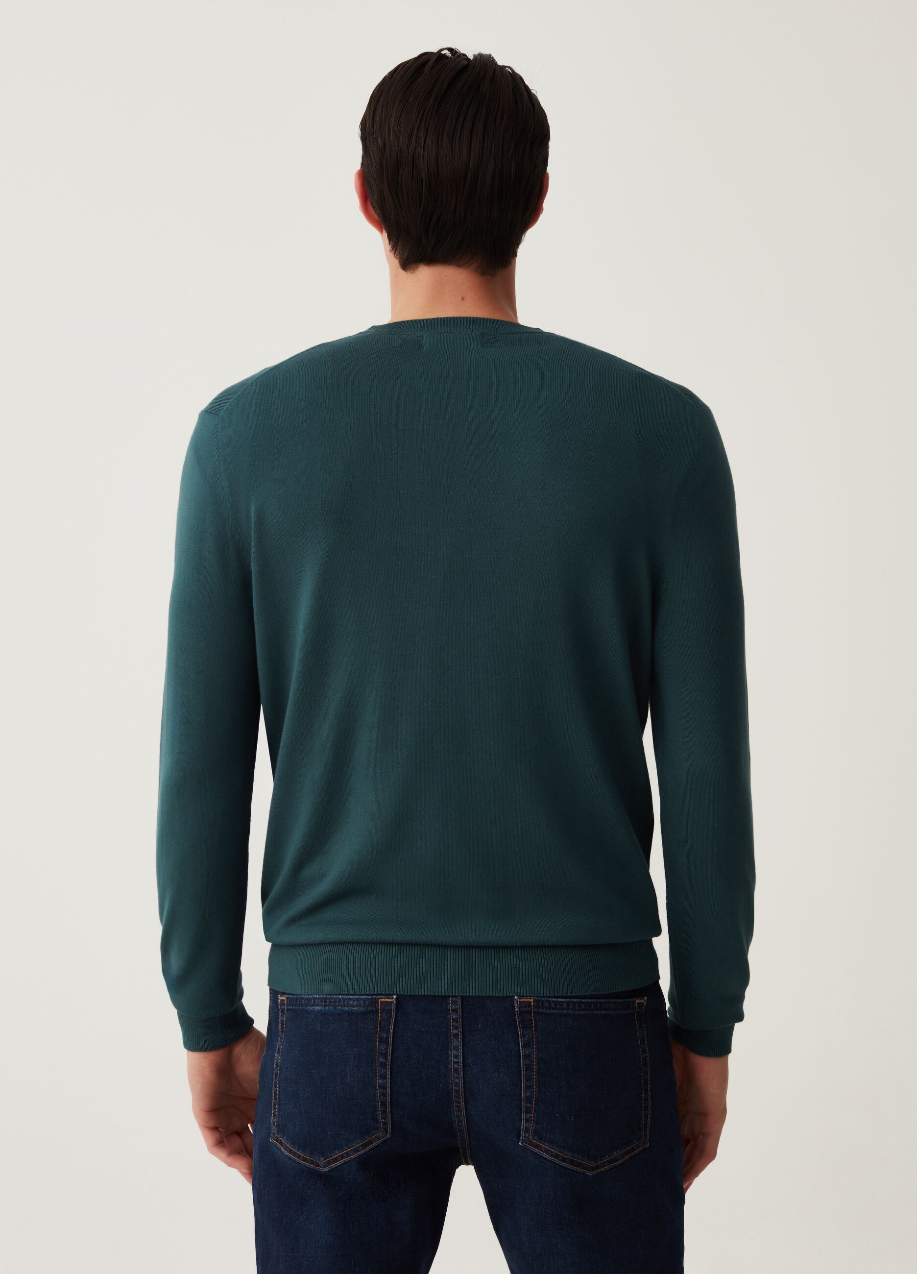 Round neck pullover